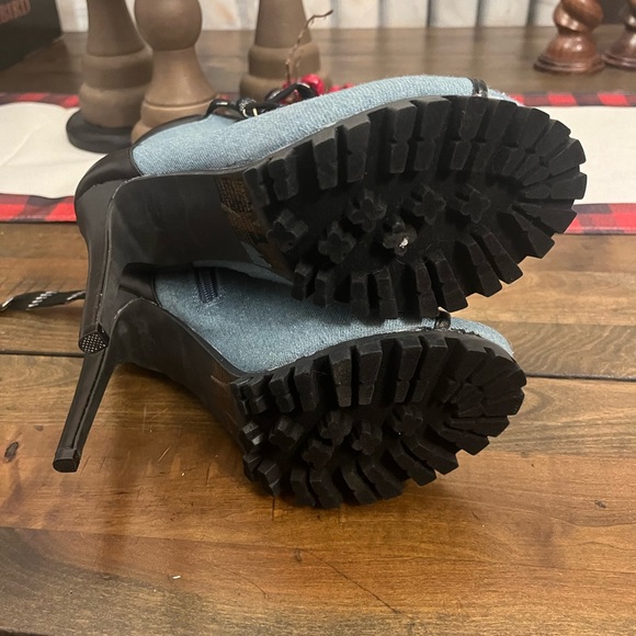Shoe Dazzle Davina- Denim- Size 7.5 $25 - Picture 5 of 5